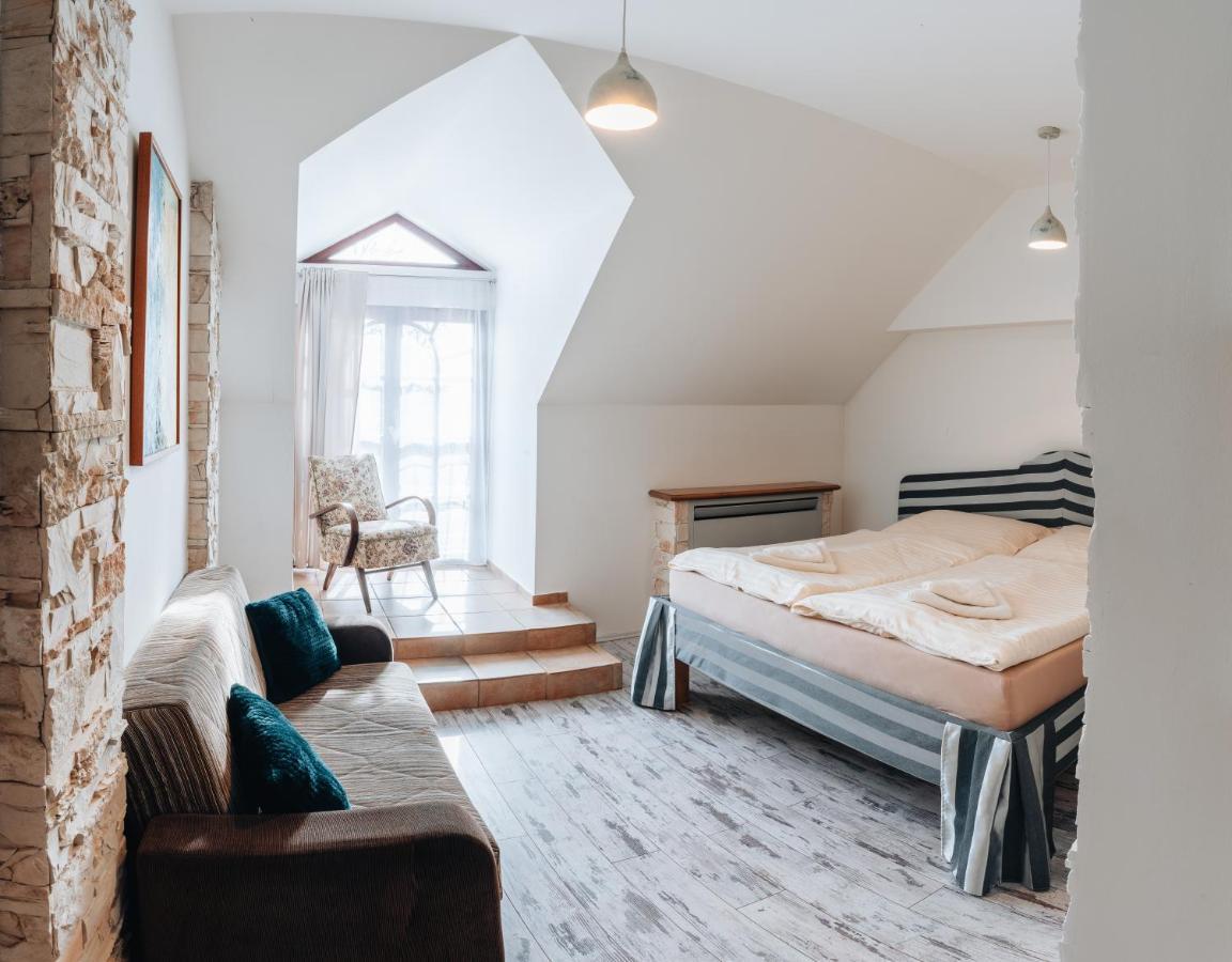 Kastely Grof Zichy Hotel Haniska Buitenkant foto