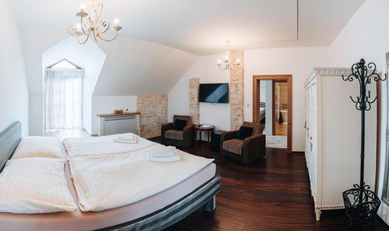 Kastely Grof Zichy Hotel Haniska Buitenkant foto